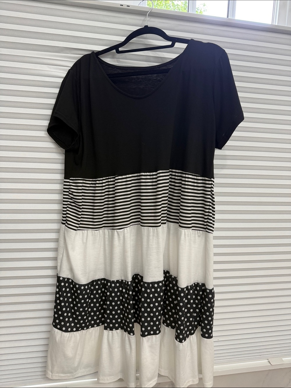 Women’s Black and white Cotton Dress with Short Sleeves